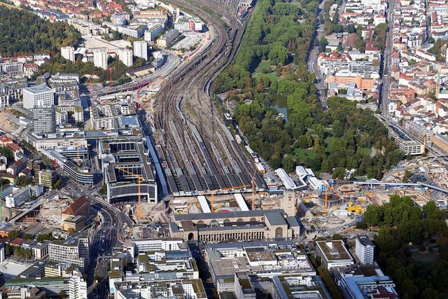 Der Hauptbahnhof in Stuttgart soll unt...cht (Aufnahme vom 12. September 2018).  | Foto: Bernd Weissbrod (dpa)