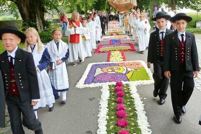 Fotos: Blten, Bier und Blasmusik an Fronleichnam im Sdlichen Breisgau