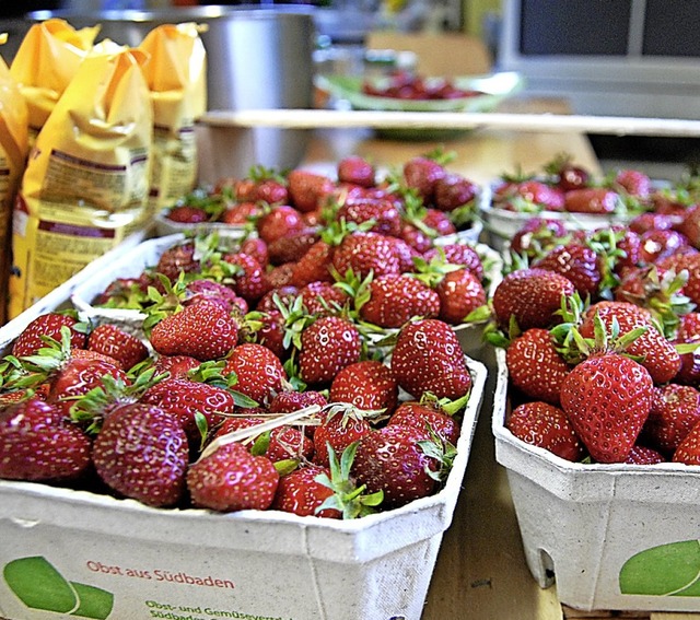 Berge von Erdbeeren haben kleine und groe Hnde zu Marmelade verarbeitet.   | Foto: Leony Stabla