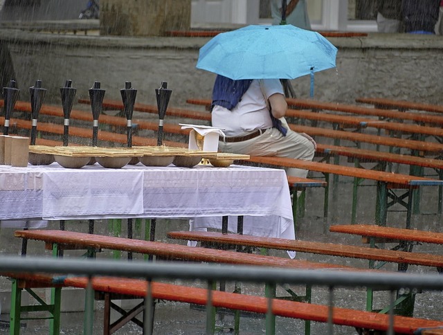 Da hat einer noch Hoffnung auf eine Me...h in der Kirche St. Bonifatius statt.   | Foto: Sabine Ehrentreich