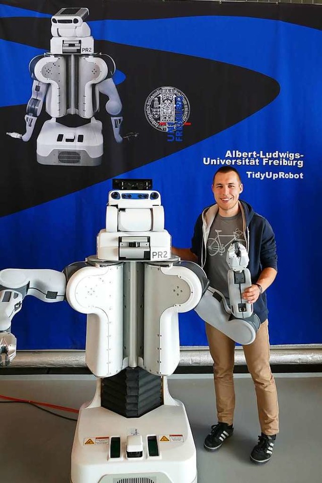 Informatikstudent Philipp Jund und sein &#8222;Schler&#8220;  | Foto: Dominic Heiler