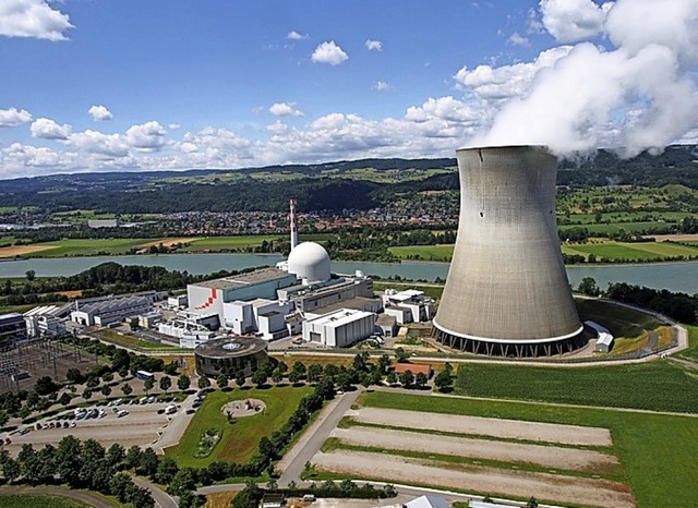 Das Schweizer Kernkraftwerk Leibstadt (KKL) gegenber Waldshut und Dogern   | Foto: Kkl