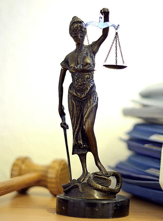 Justitia hat sich milde gezeigt.  | Foto: Volker Hartmann (dpa)