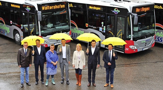 Anlsslich des Linien-Jubilums bekame...en sich auch die Vertreter selbiger.    | Foto: Mario Schneberg