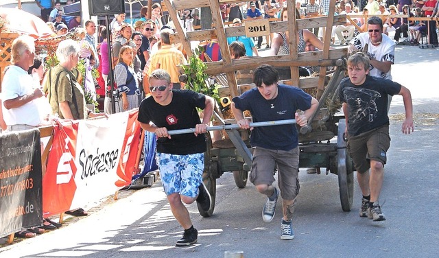 Leiterwagenfest mit Oldtimershow: Am S...ahrzeuge ab 30 Jahren bestaunt werden.  | Foto: Christa Maier