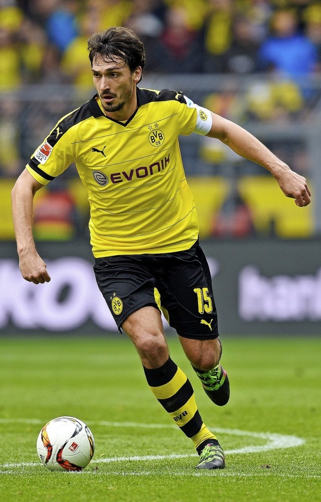 Zurck ins schwarz-gelbe Textil: Ex-Bayern-Spieler Mats Hummels  | Foto: SASCHA SCHURMANN (AFP)