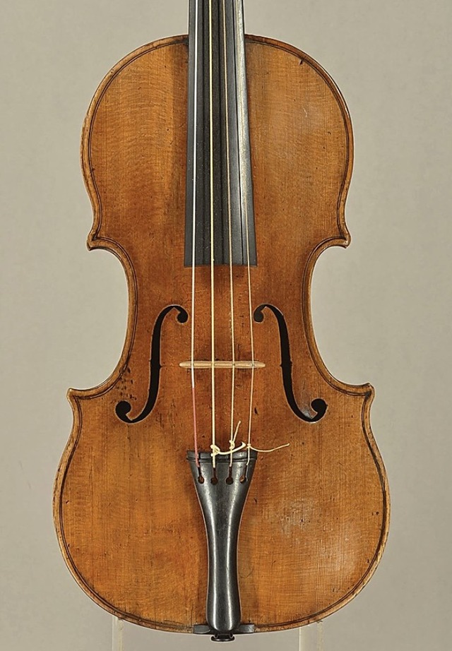 Der Italiener Battista Rogeri baute die Geige 1699.   | Foto: Privat