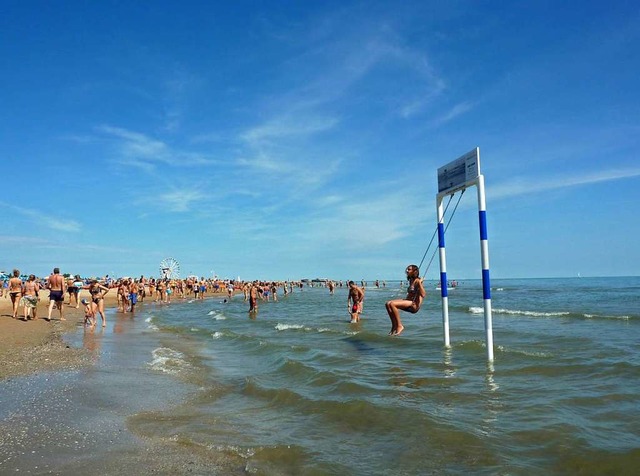 Erfrischung gefllig? Sommer am Strand von Rimini  | Foto: Claudia Diemar