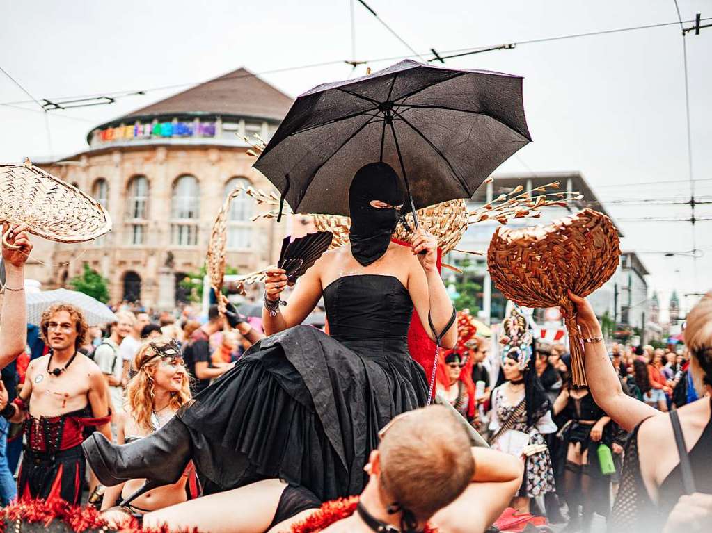 Bunt, wild und mit viel nackter Haut: So war der CSD 2019