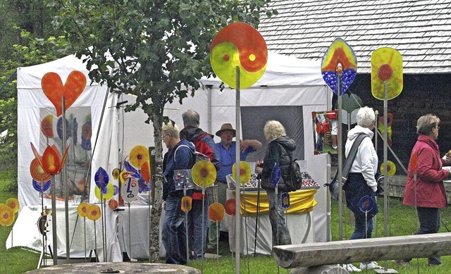 Die Besucher kamen beim Kunststckchenmarkt voll auf ihre Kosten.  | Foto: Karin Stckl-Steinebrunner