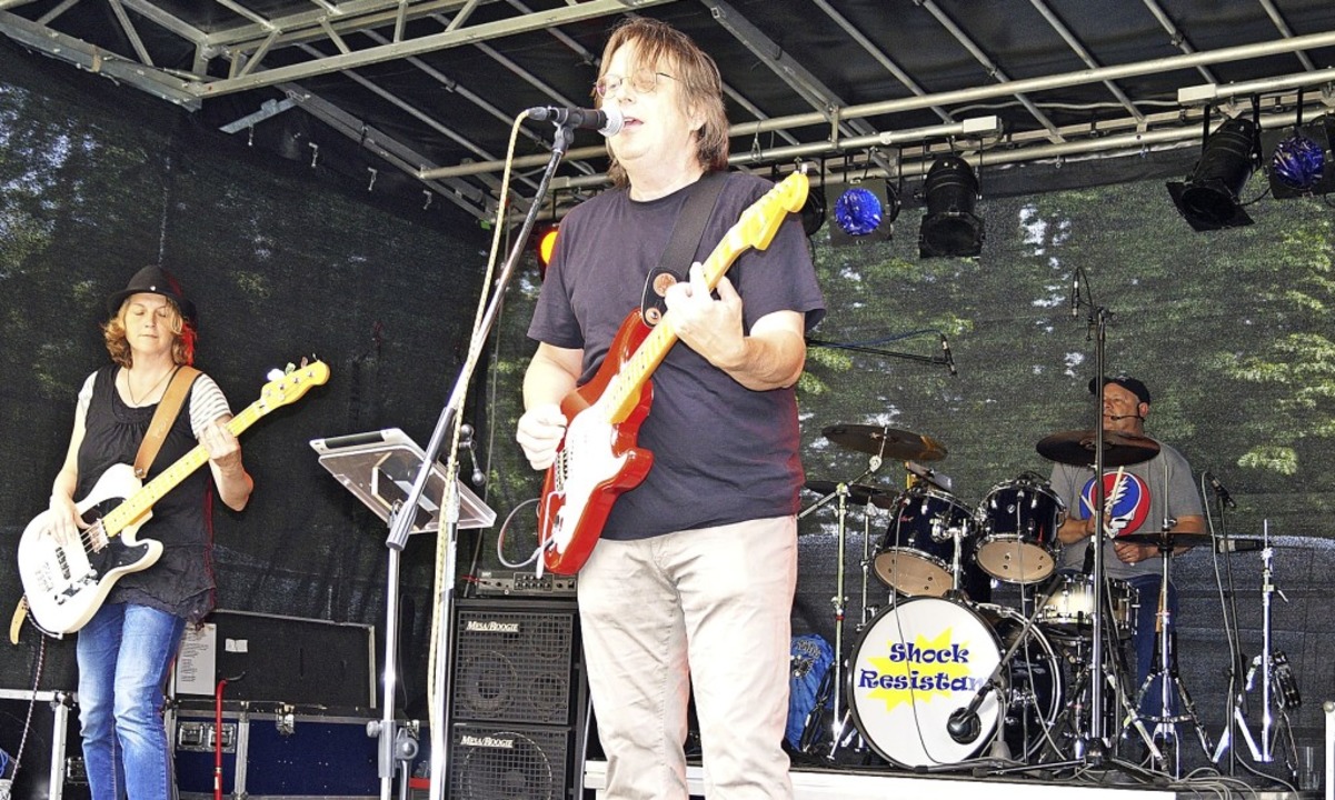 Zum Auftakt der Fotoausstellung 50 Jah...schwisterduo Tomsis aus Wehr (rechts).  | Foto: Sara Ghring