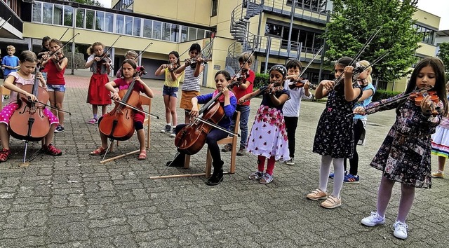 Vom Blechdance und Mailied bis zum Fla...er Michael-Friedrich-Wild-Grundschule   | Foto: Privat