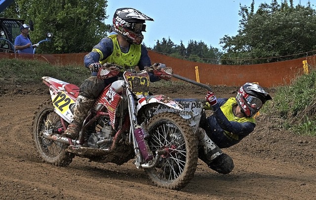 Motocross fahren ist Teamwork.   | Foto: Ansgar Taschinski