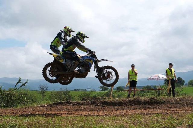 Rasante Fahrten auf schlammigem Grund gab es beim internationalen ADAC-Motocross in Schopfheim