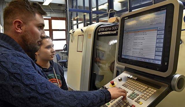 Lngst ist die Digitalisierung im Hand...grammieren der CNC-Maschine<ppp></ppp>  | Foto: Lisa Blitz