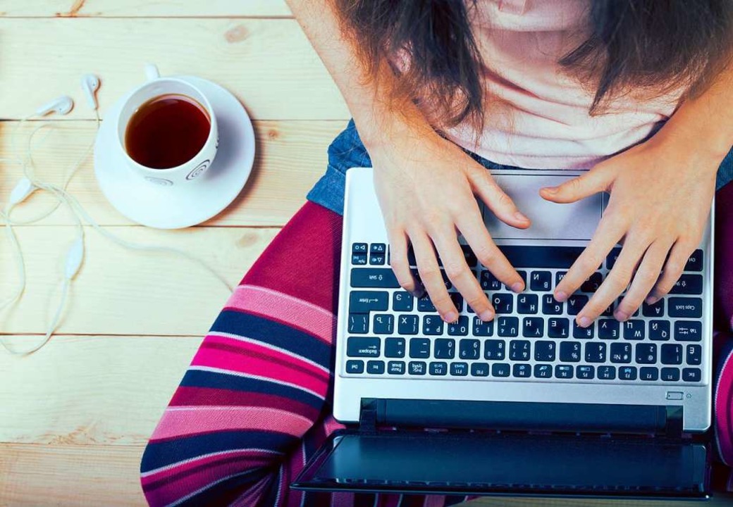 Der Hackathon findet schon seit fnf J...n sind alle Interessierten eingeladen.  | Foto: Sergii Mostovyi  (stock.adobe.com)