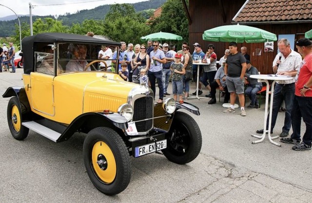 Der lteste: Ein Citren Cabrio, Bauja...on Ulrich Rohrer aus Elzach-Prechtal.   | Foto: Daniel Fleig