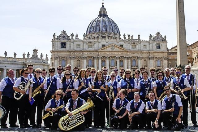 Stadtkapelle spielt bei Messe im Petersdom auf