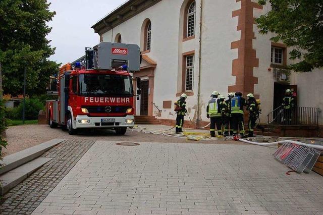 Die Kirche in Vrstetten brennt fr eine Rettungsbung