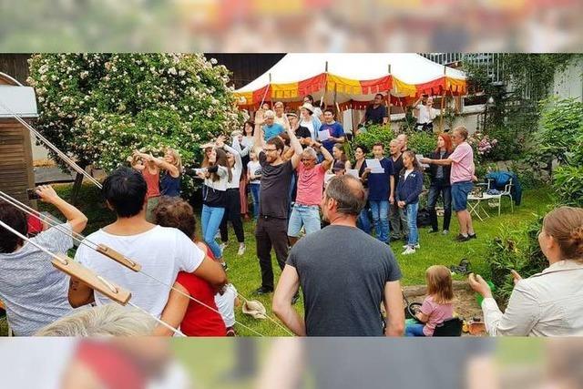 Mitwirkende des Btzinger Historienspiels treffen sich zum Sommerhock