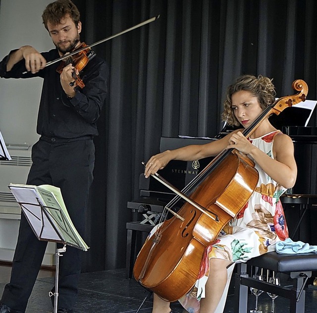 Auf musikalischer Weltreise:  die jungen Streicher Matthias und Maria Well   | Foto: Roswitha Frey