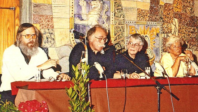 Sie sprachen in der Bonndorfer Stadtha...op-Graf, die Schwester von Willi Graf.  | Foto: Hans Dudde