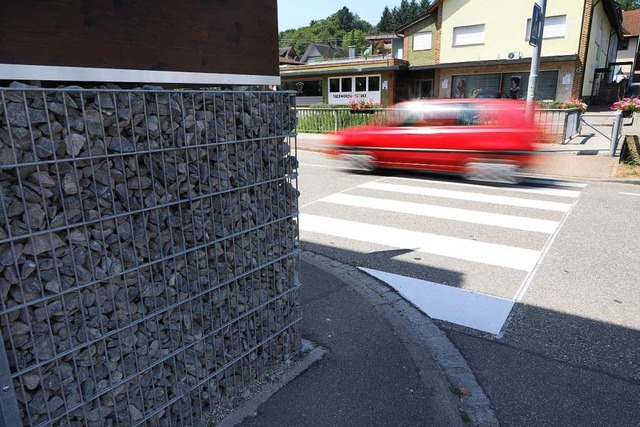 Stein des Anstoes ist die Steinmauer an der Steinbruckstrae in Sulz  | Foto: Christoph Breithaupt