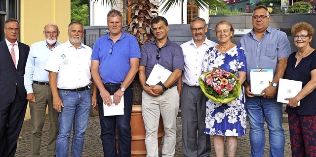 Zehn Gemeinderte wurden fr  langjhr...s waren an diesem Abend entschuldigt.   | Foto: Silke Hartenstein