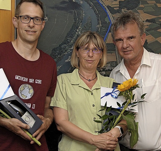 Ortsvorsteher Stefan Hofmann verabschi...ahl aus dem Ortschaftsrat ausscheiden.  | Foto: Regine Ounas-Krusel