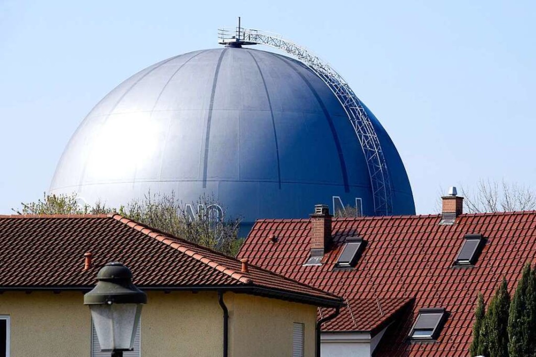 Der 1965 in Betrieb genommene Gasomete... gehrt zu den Freiburger Wahrzeichen.  | Foto: Thomas Kunz