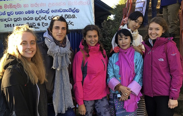 Gruppenbild mit  Dorji Wangmo (Zweite von rechts)  | Foto: Daniel Cohen