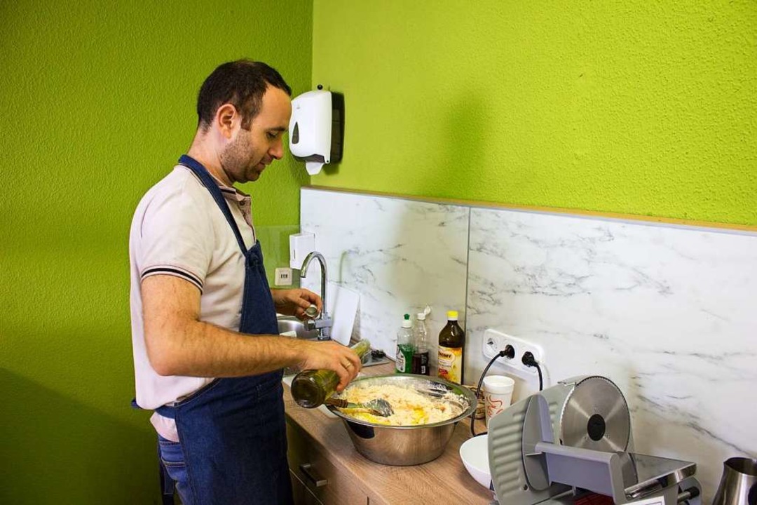 Ilias Anastasiadis ist eigentlich gelernter Koch  | Foto: Carolin Johannsen