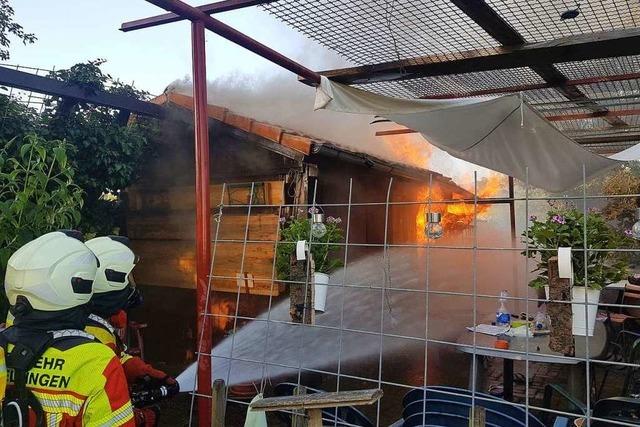 Gasexplosion setzt Gundelfinger Gartenhtte in Brand