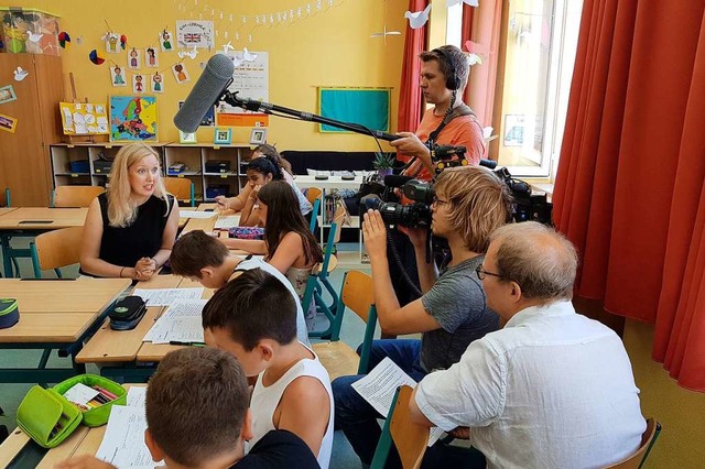 Ein Fernsehteam der ARD filmte in der Wehrer Talschule.  | Foto: Privat