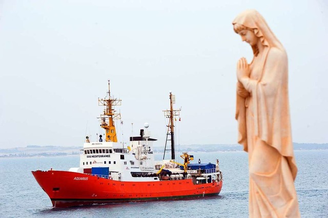 Das Rettungsschiff &#8222;Aquarius&#82...che plant ein eigenes Rettungsprojekt.  | Foto: Salvatore Cavalli (dpa)