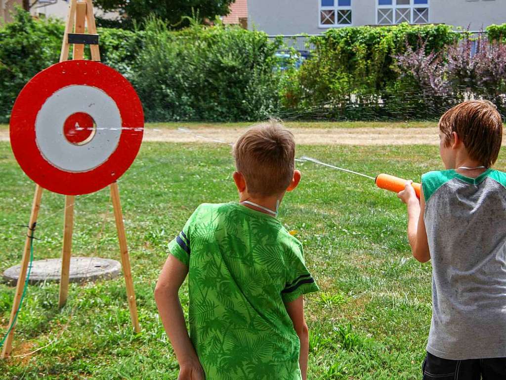 Wer mit dem Wasser spielen konnte, war bei der Hitze im Vorteil.