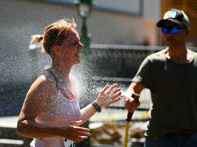 Erfrischung: Gegen Hitze hilft vor allem Wasser.  | Foto: Patrick Seeger