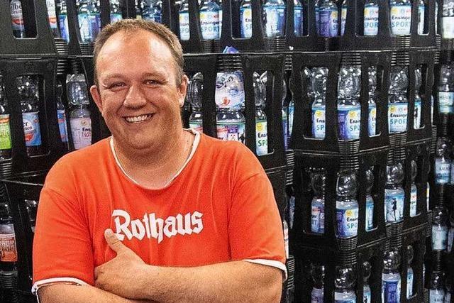 Stuttgarter Getrnkehndler verkauft kein Plastik mehr und wird zum Facebook-Star