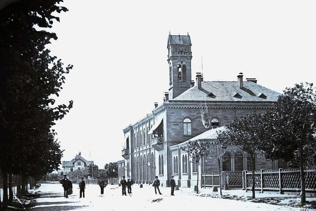 Das erste Bahnhofsgebude von 1845 und...ne Aufnahme von Gottlieb Theodor Hase.  | Foto: Stadtarchiv Freiburg M75/13/947