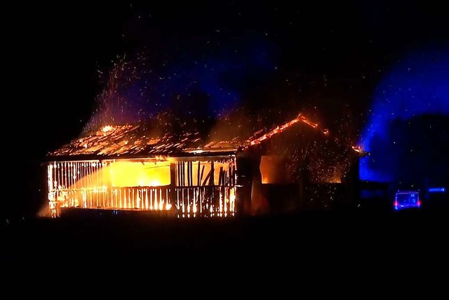 Am spten Freitagabend brannte eine Sc...im Gewann Ziegelfeld bei Grafenhausen.  | Foto: Wolfgang Knstle