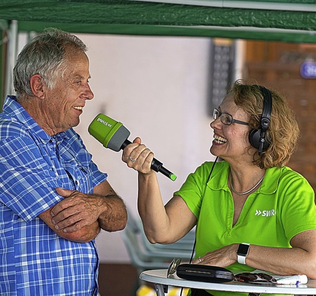 Peter Schaffner gab Sabine Gronau Tipps fr einen Besuch in der Region.   | Foto: Wolfgang Scheu