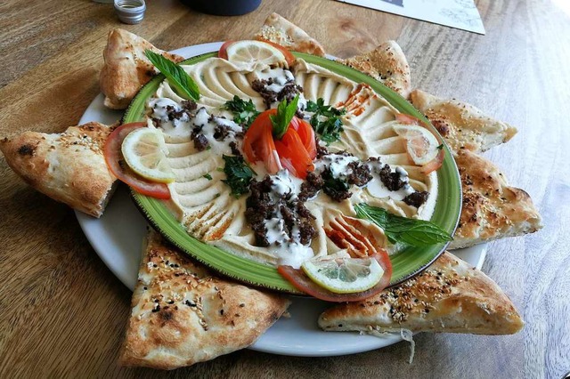 Hummus auf syrische Art mit israelischem Brot im Damasko&#8217;s am Europaplatz  | Foto: Anika Maldacker
