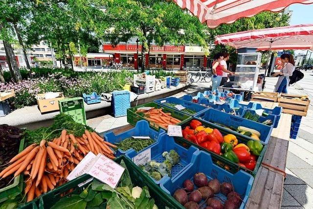 Der neue Marktstand im Stadtteil Weingarten kommt gut an