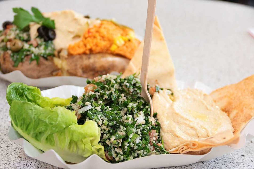 Hummus mit Couscous  | Foto: Gina Kutkat