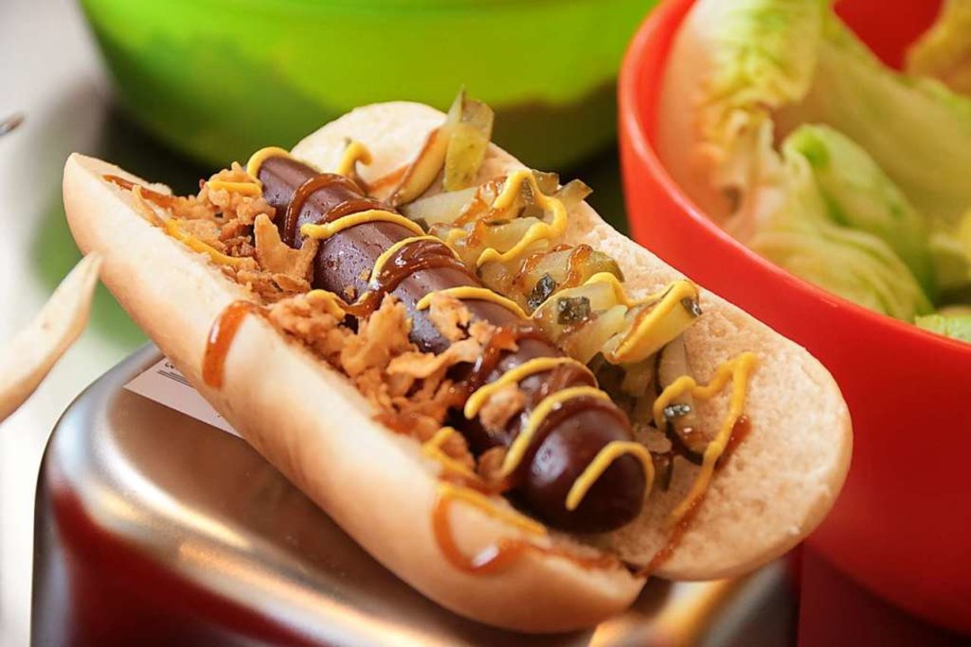 Den Hot Dog gibt es vegan oder Standard  | Foto: Gina Kutkat