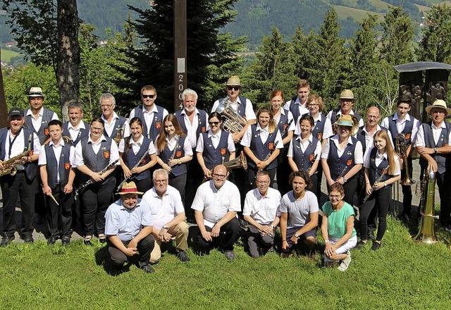 Die Musiker mit dem  Seelsorgeteam (vo...meindereferentin  Barbara Lffelbein.   | Foto: Markus Hringer