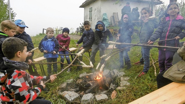 Mjam, lecker, gleich gibt&#8217;s Stockbrot!   | Foto: privat