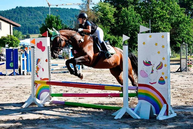 Mara Himmelsbach reitet auf  Donnerlittchen.  | Foto: Privat