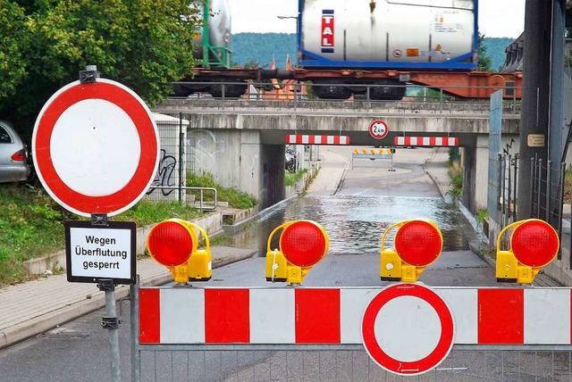 Immer wieder berflutet: die Bahnunterfhrung Elzweg bei Mundingen.  | Foto: Hans-Peter Ziesmer