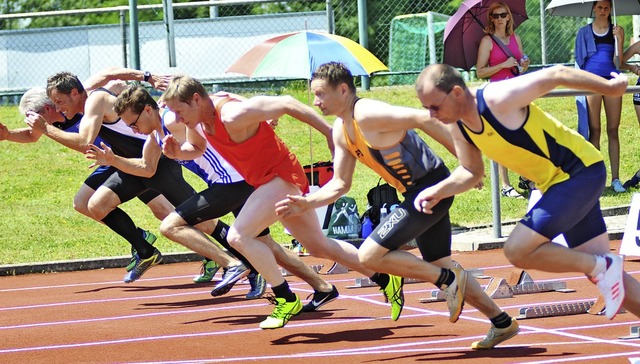 Energischer Sprint in den Sommer: Star...eter-Lauf im Lffinger Haslachstadion   | Foto: Ottmar Heiler